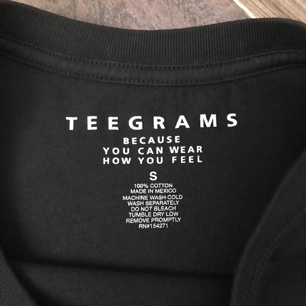 Teegrams Bite Me Minimalist Statement Fitted Tee Shirt, NWOT - Picture 9 of 11